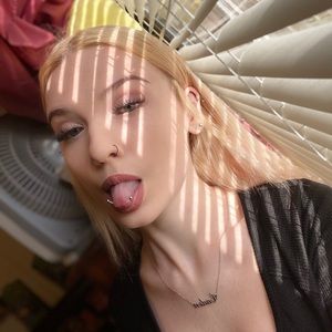 Meet your Posher, Ayla